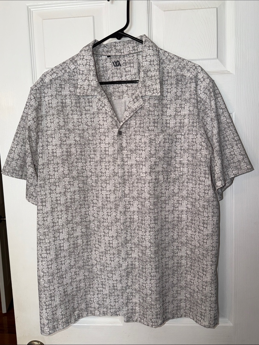 Men's VRST Short Sleeve Casual Resort Shirt - Gray Pattern, Size Large